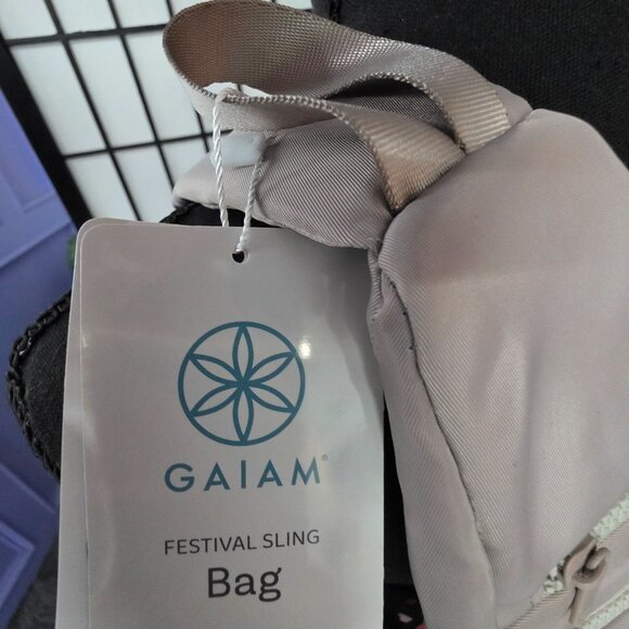 Sling Shoulder Bag - Picture 2 of 6